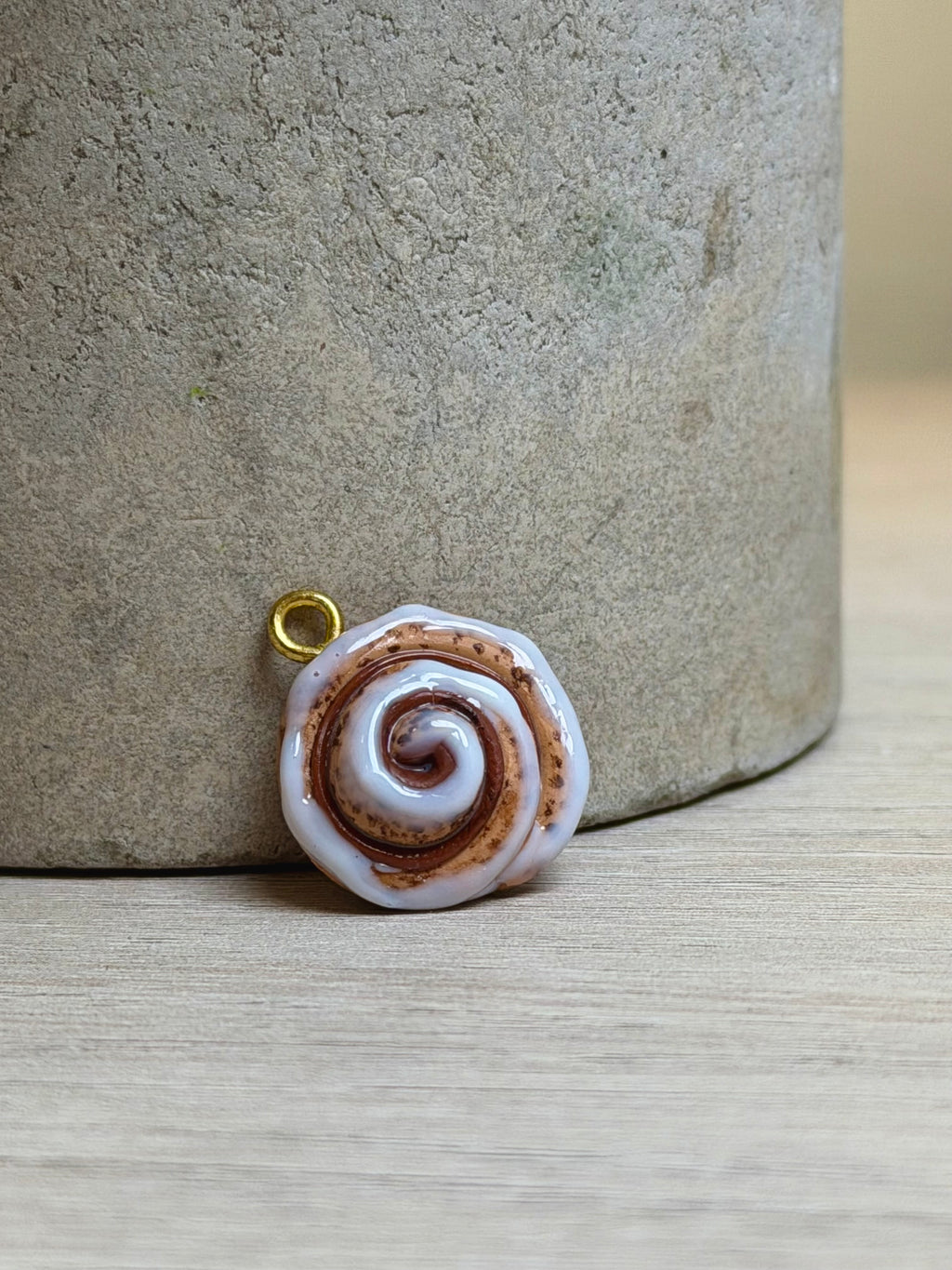 Cinnamon roll charm